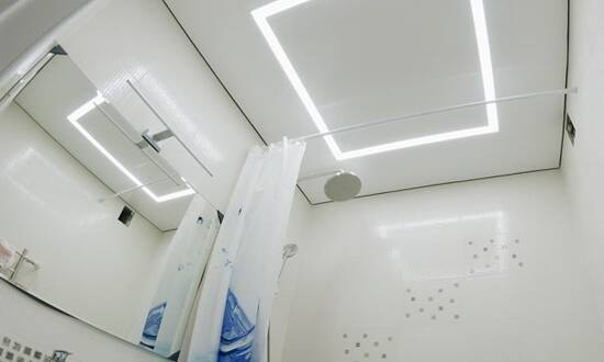 Светополосы на натяжном потолке 3 кв.м. - Ванная - Глуск
